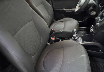 Подержанный автомобиль Kia Rio Sedan 2012 года (9 фото)