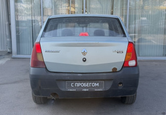 Подержанный автомобиль Renault Logan Sedan 2007 года (6 фото)