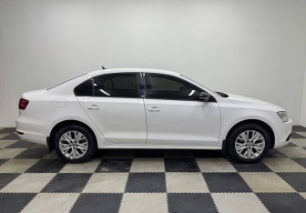 Подержанный автомобиль Volkswagen Jetta Sedan 2014 года (4 фото)