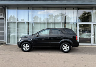 Подержанный автомобиль Kia Sorento 2008 года (8 фото)