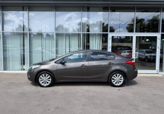 Подержанный автомобиль Kia Cerato Sedan 2013 года (8 фото)