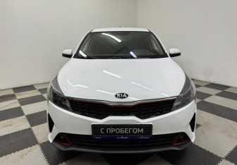 Подержанный автомобиль Kia Rio Sedan 2020 года (2 фото)