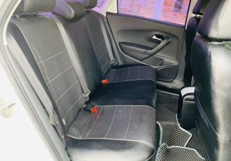 Подержанный автомобиль Volkswagen Polo Sedan 2010 года (10 фото)