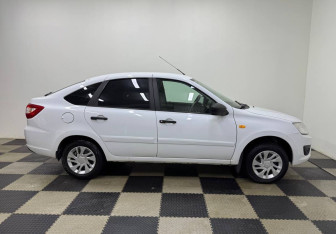 Подержанный автомобиль LADA (ВАЗ) Granta Liftback 2016 года (4 фото)