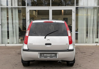 Подержанный автомобиль Mitsubishi Colt Hatchback 2005 года (6 фото)