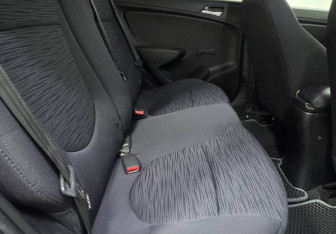 Подержанный автомобиль Hyundai Solaris Hatchback 2015 года (11 фото)