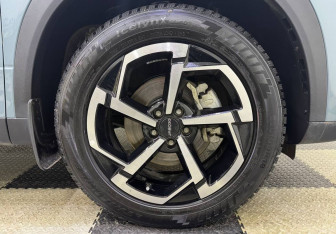 Подержанный автомобиль Jaecoo J7 2024 года (12 фото)