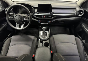 Подержанный автомобиль Kia Forte Sedan 2018 года (10 фото)