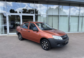 Подержанный автомобиль LADA (ВАЗ) Granta Sedan 2014 года (3 фото)