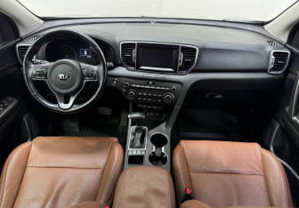 Подержанный автомобиль Kia Sportage 2017 года (10 фото)