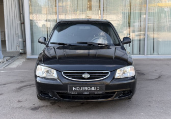 Подержанный автомобиль Hyundai Accent Sedan 2010 года (2 фото)