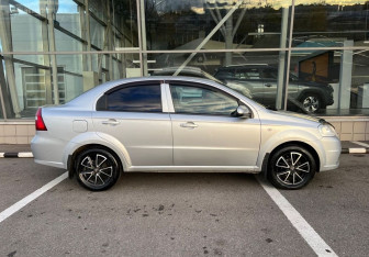Подержанный автомобиль Chevrolet Aveo Sedan 2011 года (4 фото)