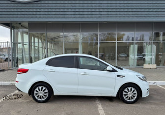 Подержанный автомобиль Kia Rio Sedan 2017 года (4 фото)