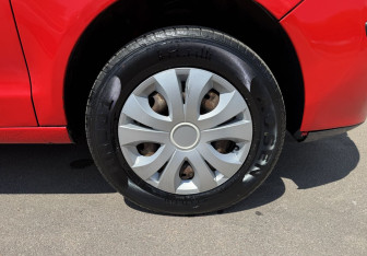 Подержанный автомобиль Volkswagen Polo Hatchback 2006 года (12 фото)