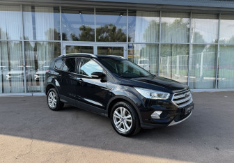 Подержанный автомобиль Ford Kuga 2018 года (3 фото)