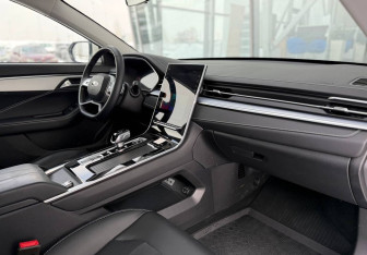 Подержанный автомобиль Москвич 6 2023 года (11 фото)