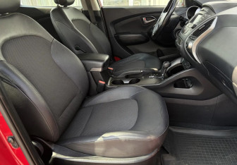Подержанный автомобиль Hyundai ix35 2013 года (10 фото)