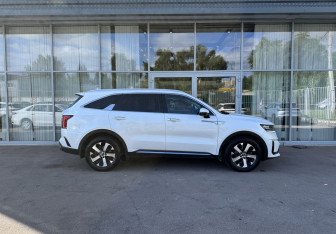 Подержанный автомобиль Kia Sorento 2021 года (4 фото)