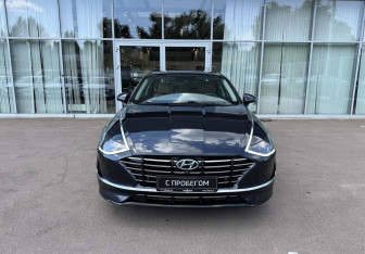 Подержанный автомобиль Hyundai Sonata 2020 года (2 фото)