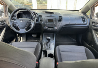 Подержанный автомобиль Kia Cerato Sedan 2014 года (9 фото)
