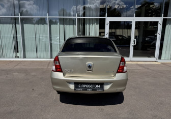 Подержанный автомобиль Renault Symbol 2007 года (6 фото)