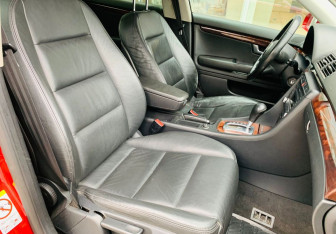 Подержанный автомобиль Audi A4 Sedan 2007 года (9 фото)