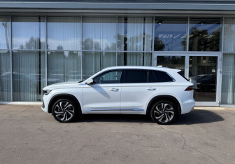 Подержанный автомобиль Geely Monjaro 2023 года (8 фото)