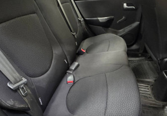 Подержанный автомобиль Kia Rio Sedan 2012 года (11 фото)