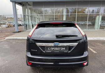 Подержанный автомобиль Ford Focus Hatchback 2008 года (6 фото)