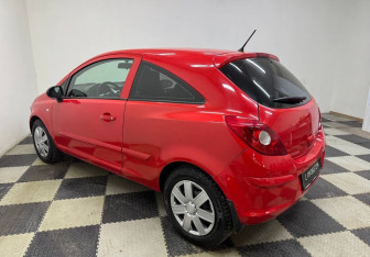 Подержанный автомобиль Opel Corsa 2007 года (7 фото)