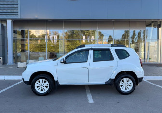 Подержанный автомобиль Renault Duster 2015 года (8 фото)