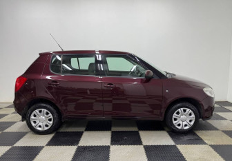 Подержанный автомобиль Skoda Fabia Hatchback 2010 года (4 фото)
