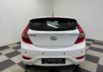 Подержанный автомобиль Hyundai Solaris Hatchback 2014 года (6 фото)