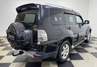Подержанный автомобиль Mitsubishi Pajero 2007 года (5 фото)