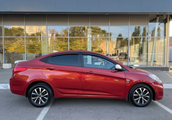 Подержанный автомобиль Hyundai Solaris Sedan 2012 года (4 фото)