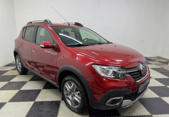 Подержанный автомобиль Renault Sandero 2018 года (3 фото)