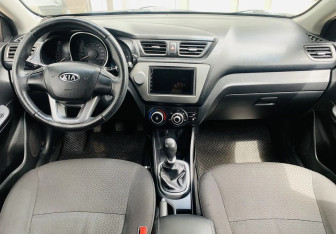 Подержанный автомобиль Kia Rio Sedan 2012 года (9 фото)