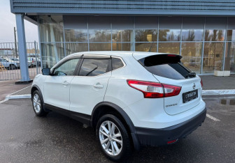 Подержанный автомобиль Nissan Qashqai 2016 года (7 фото)