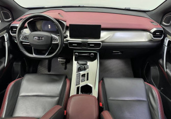 Подержанный автомобиль Geely Coolray 2023 года (10 фото)