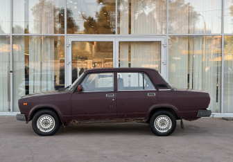 Подержанный автомобиль LADA (ВАЗ) 2107 2005 года (8 фото)