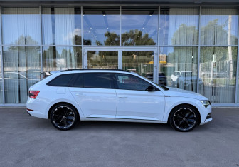 Подержанный автомобиль Skoda Superb Wagon 2019 года (4 фото)