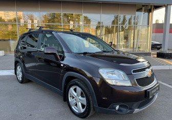 Подержанный автомобиль Chevrolet Orlando 2013 года (3 фото)
