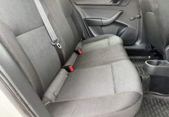 Подержанный автомобиль Skoda Rapid Liftback 2015 года (11 фото)