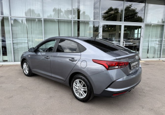 Подержанный автомобиль Hyundai Solaris Sedan 2020 года (7 фото)
