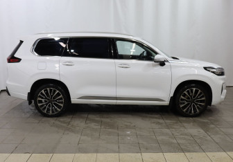 Подержанный автомобиль Exeed VX 2022 года (6 фото)