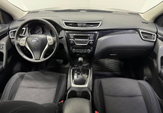 Подержанный автомобиль Nissan Qashqai 2017 года (10 фото)