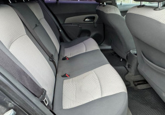 Подержанный автомобиль Chevrolet Cruze Sedan 2010 года (11 фото)