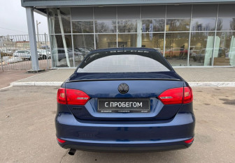 Подержанный автомобиль Volkswagen Jetta Sedan 2012 года (6 фото)
