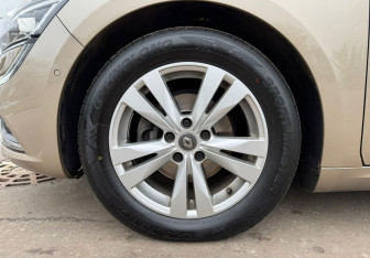 Подержанный автомобиль Renault Talisman Sedan 2018 года (13 фото)