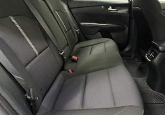 Подержанный автомобиль Kia Cerato Sedan 2019 года (11 фото)